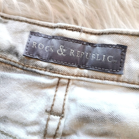 ROCK & REPUBLIC JEANS~NWOT ~🎊HP🎊 - Picture 2 of 8